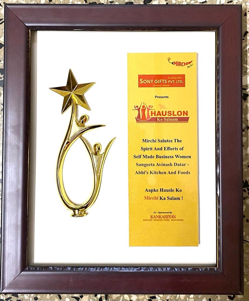 Radio Mirchi Hauslon Ko Salaam Award Trophy